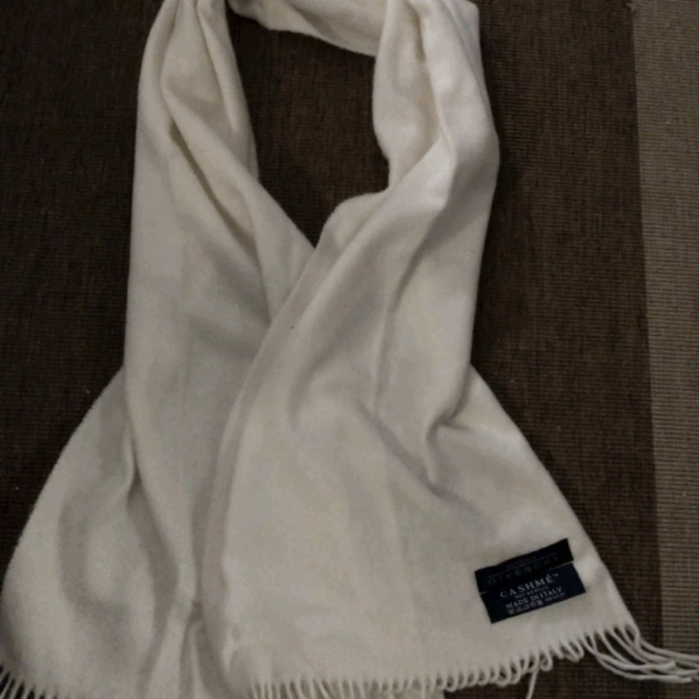 Givenchy Cashmé Scarf